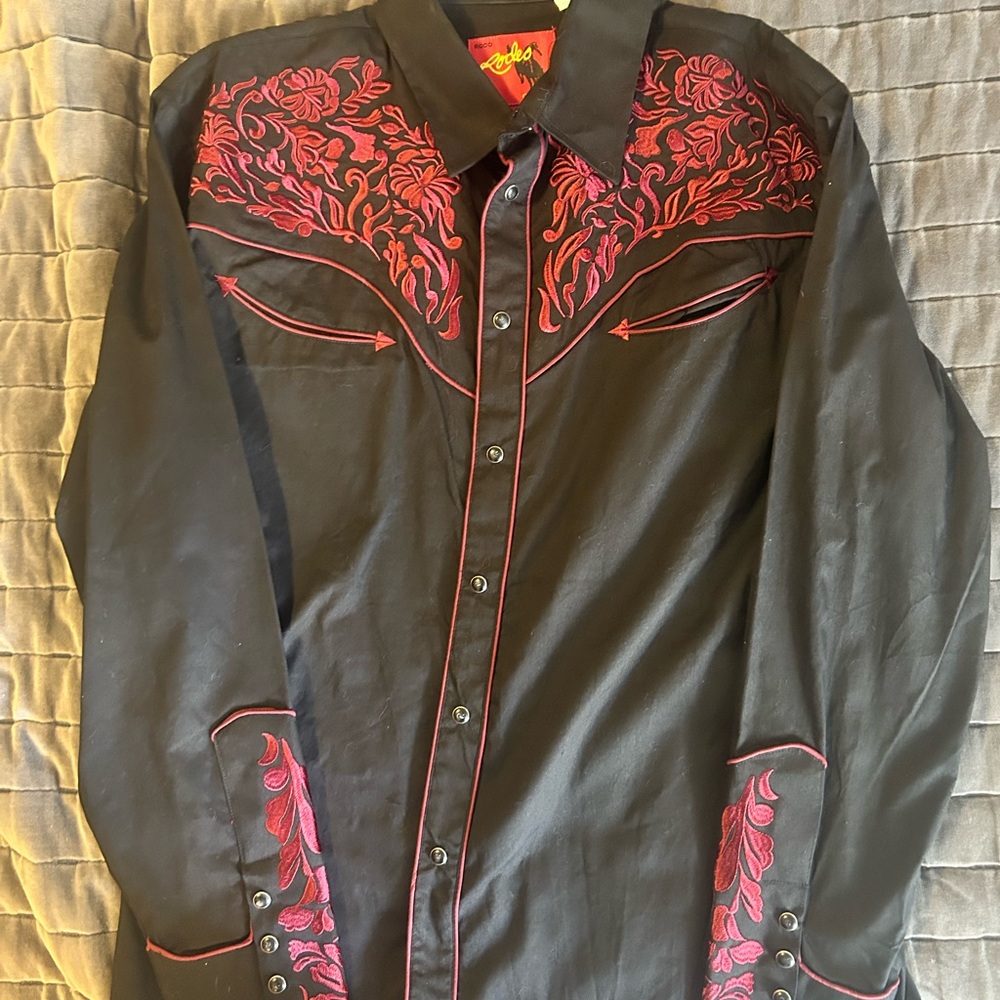 Casual Black and Red Button Down Shirt with Embroidery